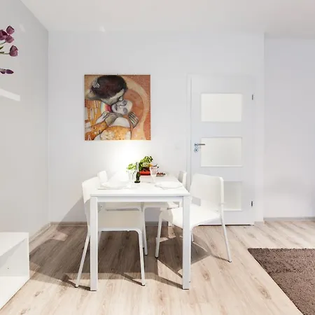 Project Comfort Apartament Dywizjonu 303 175/8 Apartment Warsaw
